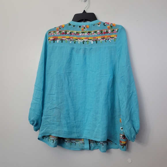 Figueroa Flower  Alayna Floral Embroidered Banded Notch V-Neck 3/4 Sleeve Top - Picture 6 of 9